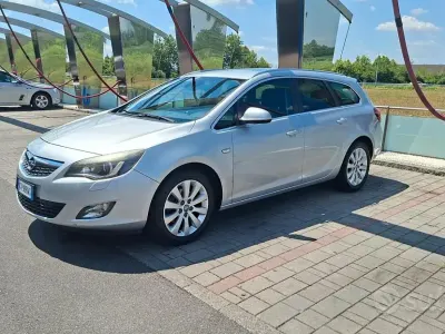 Usata Opel Astra 125 CV (91 kW) 2011 Grigio Station wagon