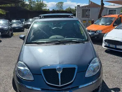 Usata Lancia Musa 95 CV (69 kW) 2008 Grigio Monovolume