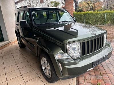 Second-hand Jeep Cherokee Sport 177 CP (130 kW) 2009 Verde SUV