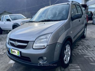 Usata Suzuki Ignis 99 CV (72 kW) 2004 Gray Utilitaria