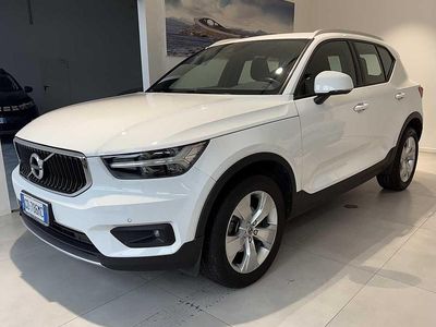 Usata Volvo XC40 Momentum 129 CV (94 kW) 2021 Bianco SUV
