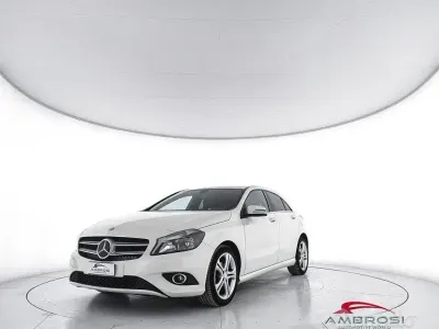 Usata Mercedes A180 109 CV (80 kW) 2013 Bianco Utilitaria