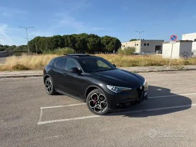 Usata Alfa Romeo Stelvio Sprint 190 CV (139 kW) 2022 Nero vulcano met SUV