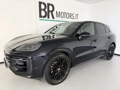 Gebraucht Porsche Cayenne 352 PS (258 kW) 2024 Schwarz SUV
