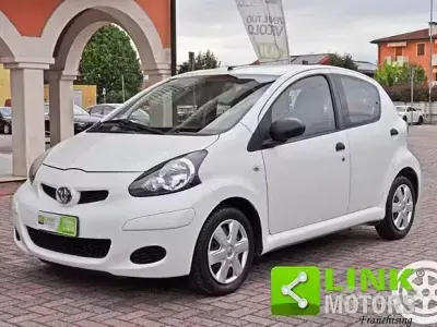 Gebraucht Toyota Aygo Connect Style 68 PS (50 kW) 2012 Weiß Kleinwagen