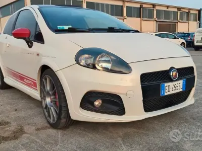 Usata Abarth Grande Punto 155 CV (114 kW) 2010 Bianco Utilitaria
