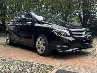 Nero Usata 2017 Mercedes B180 Monovolume | 12.300 € (Buon prezzo)