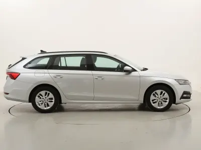 Usata Skoda Octavia Executive 150 CV (110 kW) 2023 Argentoargento Station wagon