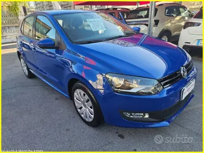 Usata VW Polo Comfortline 75 CV (55 kW) 2013 Blu Utilitaria