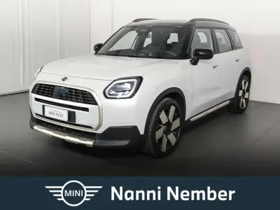 Usata Mini Cooper Countryman Favoured 170 CV (125 kW) 2024 Bianco SUV