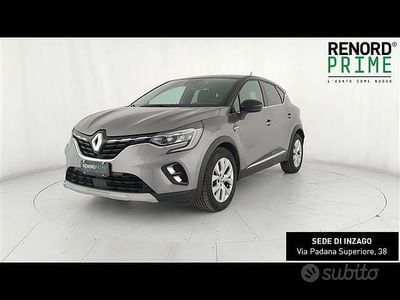 Usata Renault Captur Intens 160 CV (117 kW) 2022 Grigio scuro SUV