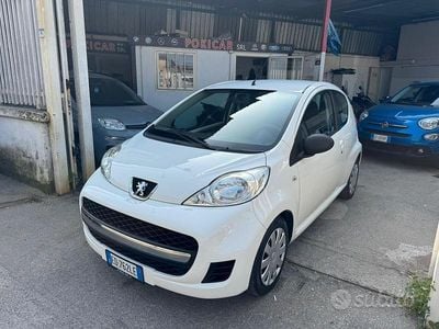 Usata Peugeot 107 68 CV (50 kW) 2010 Bianco Utilitaria