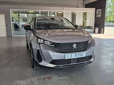 Usata Peugeot 3008 Allure 181 CV (133 kW) 2022 Argento SUV