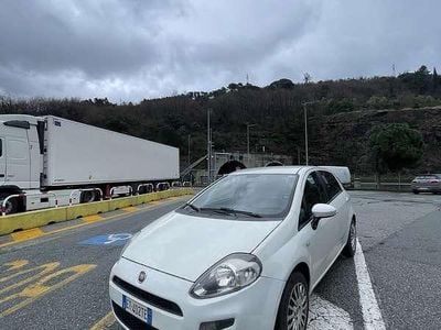 Usata Fiat Punto Lounge 77 CV (56 kW) 2013 Utilitaria
