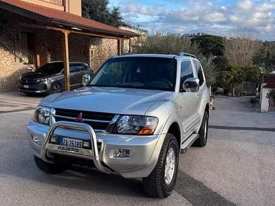 Usata Mitsubishi Pajero 160 CV (117 kW) 2002 Grigio SUV