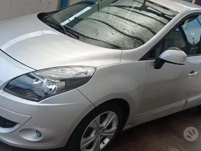 Usata Renault Scénic III 106 CV (77 kW) 2010 Grigio Monovolume
