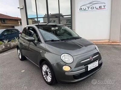 Begagnad Fiat 500 Lounge 69 HK (50 kW) 2015 Grå Sedan