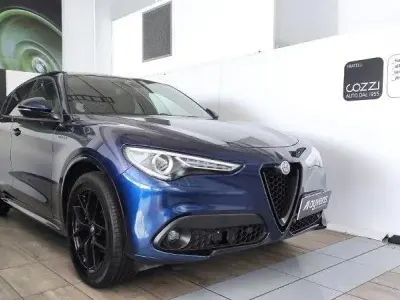Usata Alfa Romeo Stelvio Veloce 209 CV (153 kW) 2021 Blu/azzurro SUV