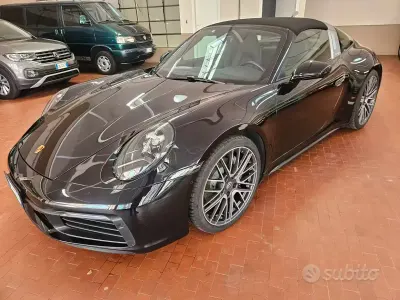 Usata Porsche 992 385 CV (283 kW) 2021 Nero Cabrio