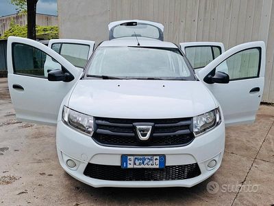 Gebraucht Dacia Sandero 75 PS (55 kW) 2015 Weiß Kombi