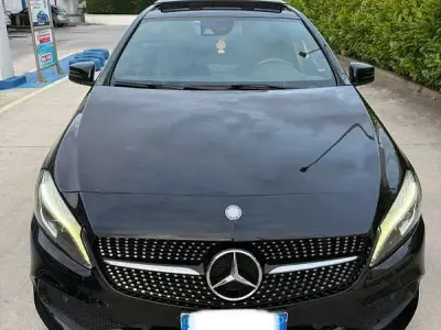 Usata Mercedes A180 AMG 109 CV (80 kW) 2016 Nero Utilitaria