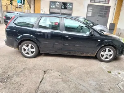 Usata Ford Focus 90 CV (66 kW) 2006 Nero Station wagon