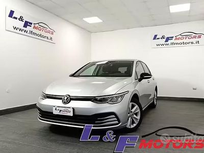 Begagnad VW Golf VIII R-line 2020 Grå Sedan