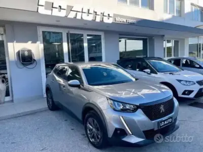 Usata Peugeot 2008 Allure 110 CV (80 kW) 2021 Grigio SUV