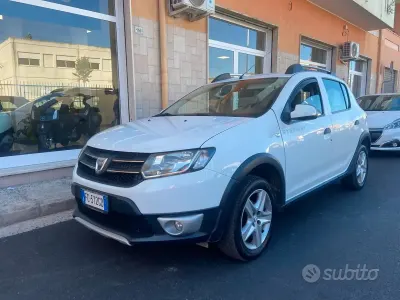 Usata Dacia Sandero Stepway 90 CV (66 kW) 2016 Bianco Berlina