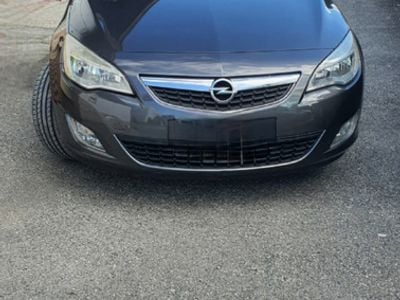 Usata Opel Astra 110 CV (80 kW) 2012 Grigio Berlina