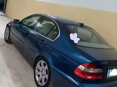 Begagnad BMW 330 184 HK (135 kW) 2001 Blå Sedan