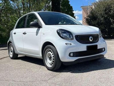 Usata Smart ForFour 71 CV (52 kW) 2019 Bianco Utilitaria