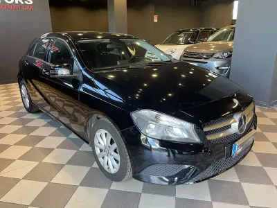 Gebraucht Mercedes A160 Premium 90 PS (66 kW) 2015 Schwarz Limousine