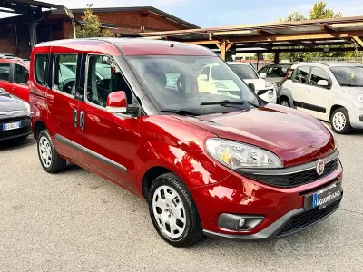 Usata Fiat Doblò Lounge 120 CV (88 kW) 2016 Viola Monovolume