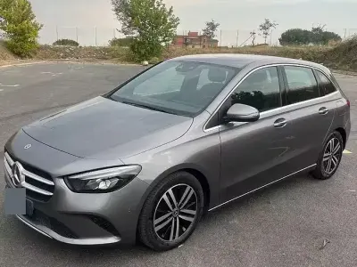 Usata Mercedes B180 116 CV (85 kW) 2022 Grigio Utilitaria