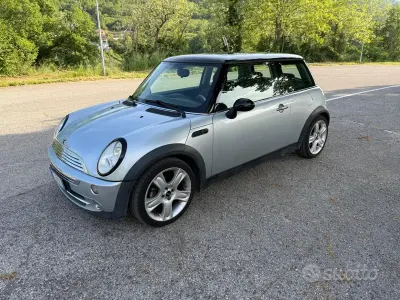 Usado Mini Cooper 115 HP (84 kW) 2005 Cinzento Citadino