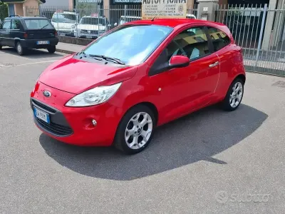 Usata Ford Ka Titanium 69 CV (50 kW) 2014 Rosso Berlina