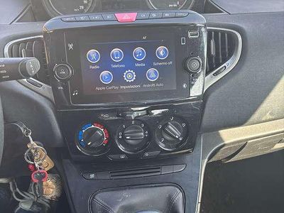 Usata Lancia Ypsilon Gold 69 CV (50 kW) 2022 Grigio Utilitaria