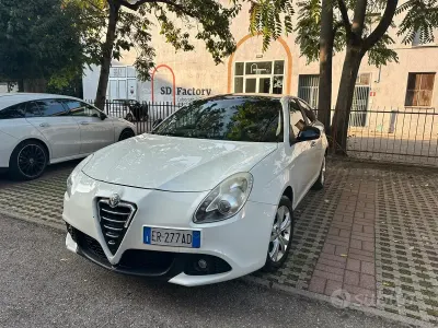 Usata Alfa Romeo Giulietta 82 CV (60 kW) 2013 Bianco Utilitaria