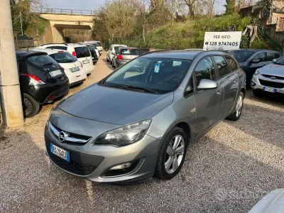 Usata Opel Astra Cosmo 110 CV (80 kW) 2013 Grigio Station wagon
