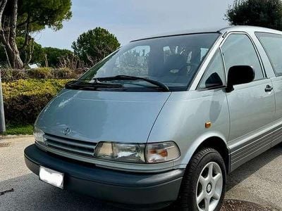 Usata Toyota Previa 135 CV (99 kW) 1991 Argento Monovolume