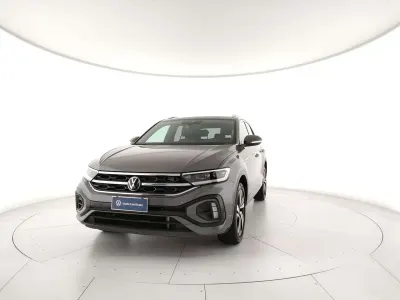 Usata VW T-Roc R-line 110 CV (80 kW) 2023 Indium grey metallizzato SUV