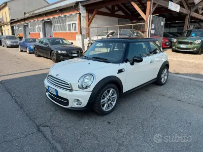 Usata Mini Cooper D 111 CV (81 kW) 2013 Bianco Utilitaria