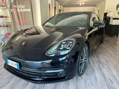 Usata Porsche Panamera 330 CV (242 kW) 2018 Nero Utilitaria