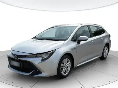 Usata Toyota Corolla Business Edition 98 CV (72 kW) 2021 Argento platino met. Station wagon