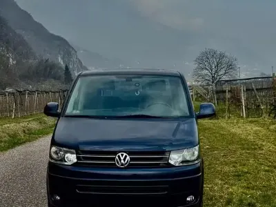 Usata VW T5 Highline 180 CV (132 kW) 2010 Blu Furgone