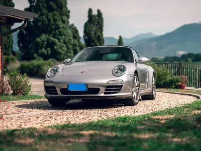 Usata Porsche 911 Carrera Cabriolet 385 CV (283 kW) 2009 Argento Cabrio