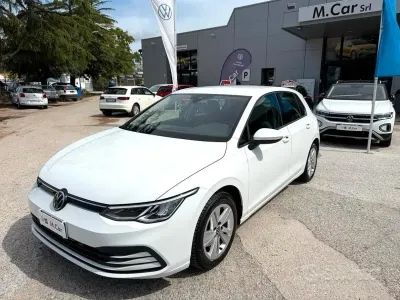 Usata VW Golf VIII Life 131 CV (96 kW) 2021 Pure whait Berlina