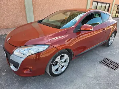 Occasion Renault Mégane Coupé Dynamique 110 PK (80 kW) 2009 Rood Coupé