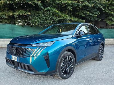 Begagnad Peugeot 3008 Allure 150 HK (110 kW) 2024 Blå SUV